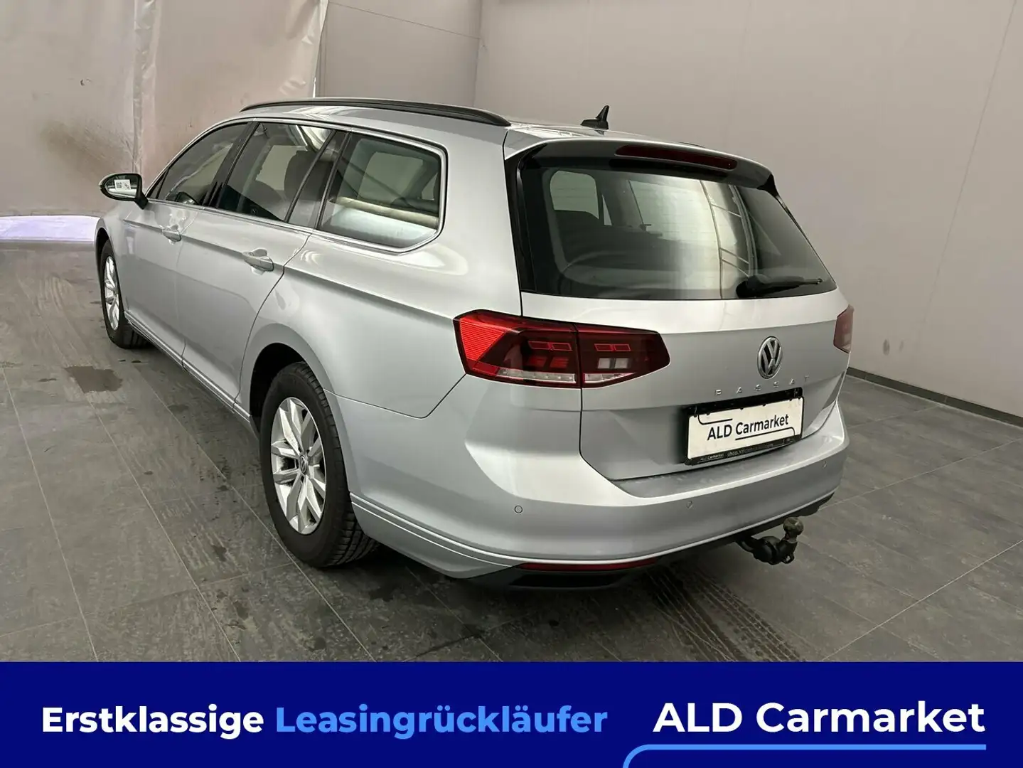 Volkswagen Passat Variant 2.0 TDI SCR Business Kombi, 5-türig, 6-Gang Silber - 2
