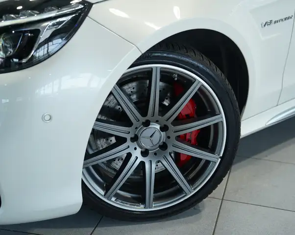 Mercedes-Benz E-Class view 6