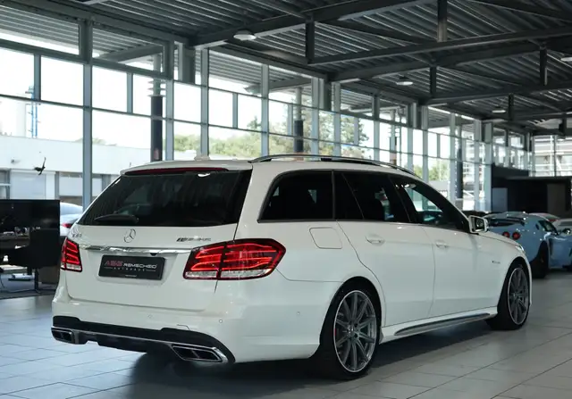 Mercedes-Benz E-Class view 15