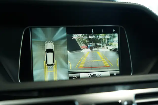 Mercedes-Benz E-Class view 7