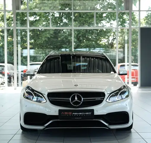 Mercedes-Benz E-Class view 8