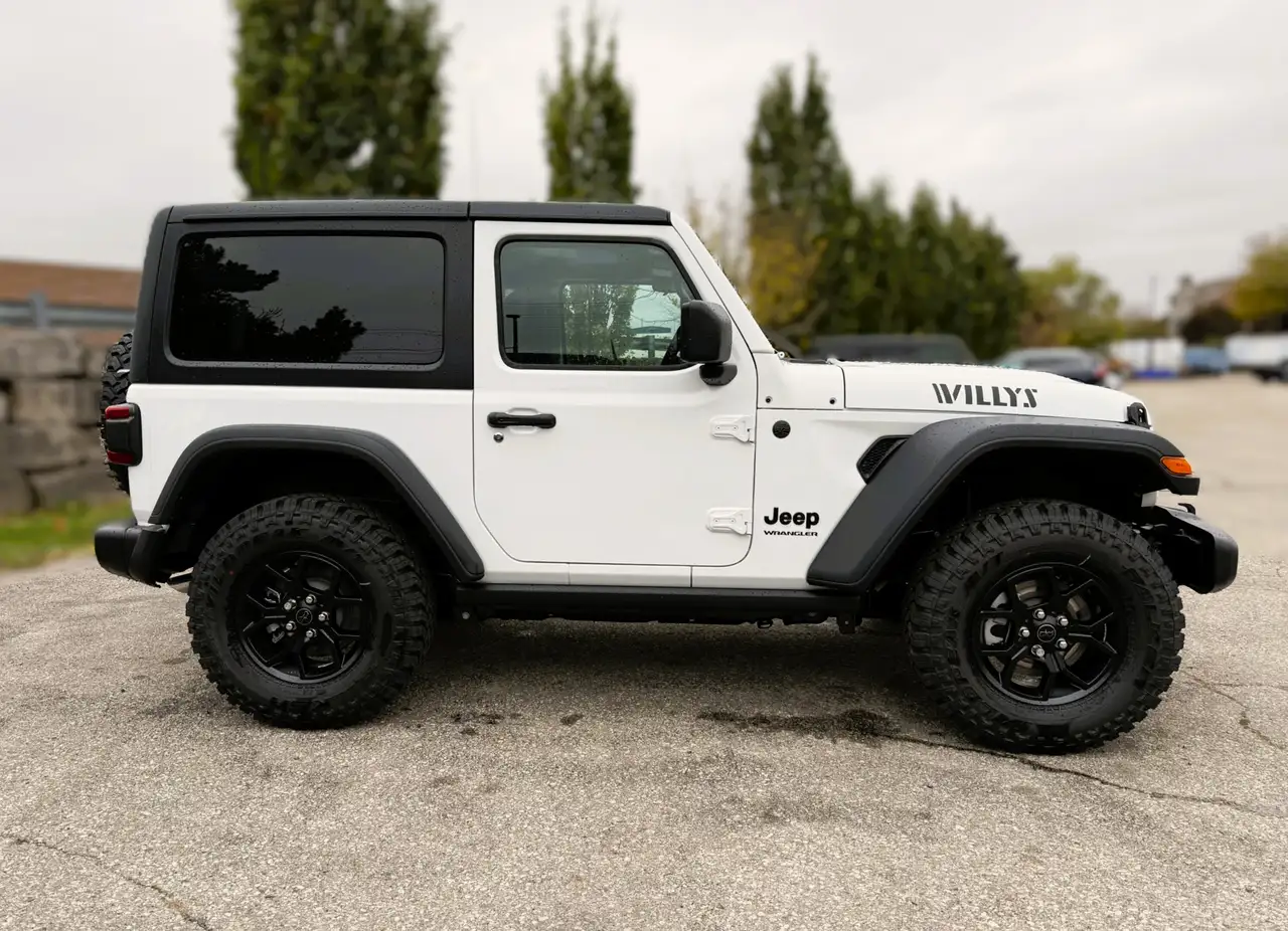 Jeep Wrangler снимка Jeep Wrangler