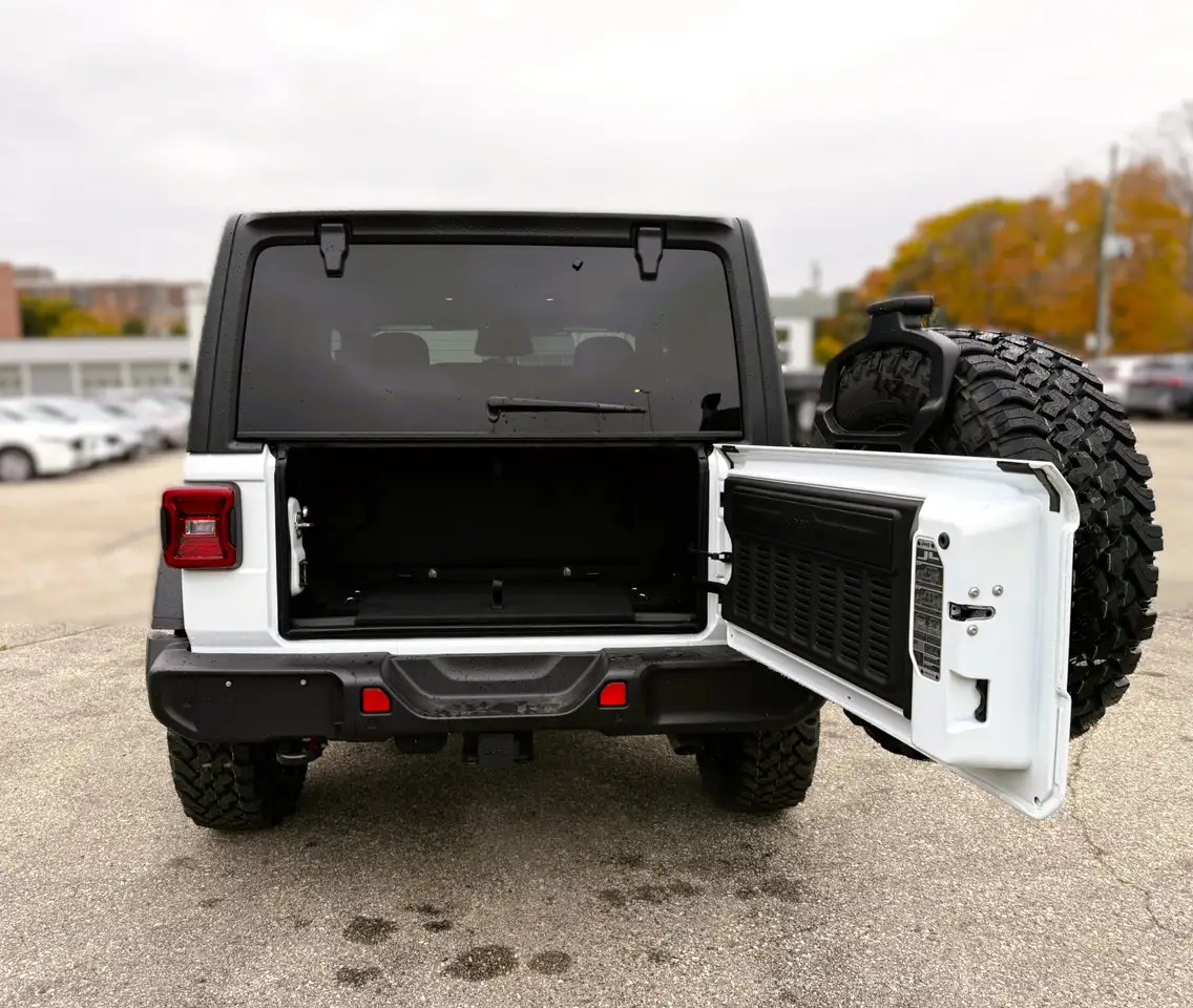 Jeep Wrangler снимка Jeep Wrangler