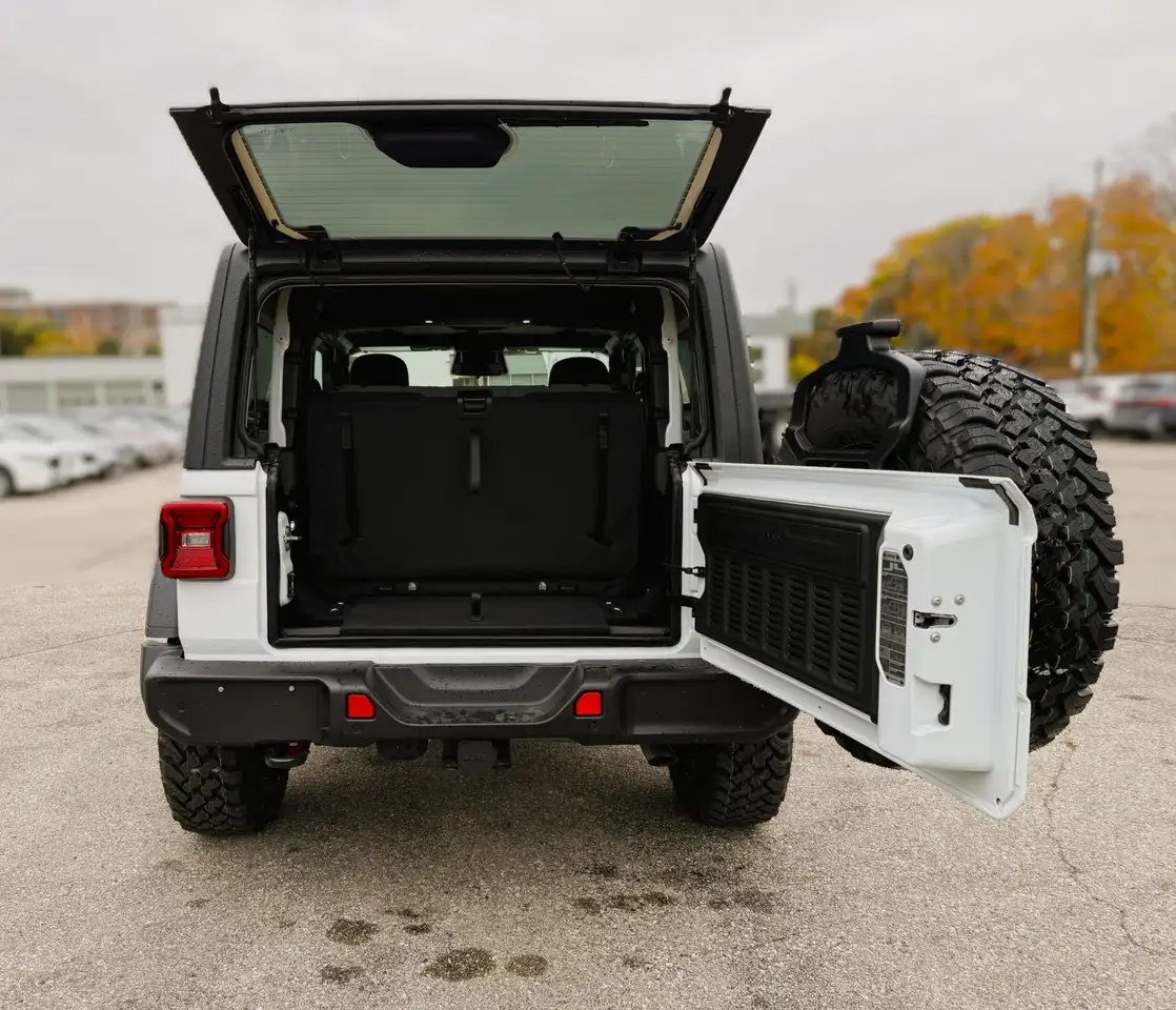 Jeep Wrangler снимка Jeep Wrangler