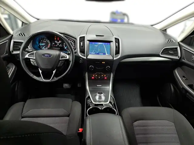 Ford S-Max view 12