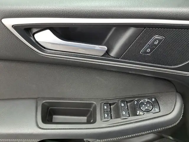 Ford S-Max view 11