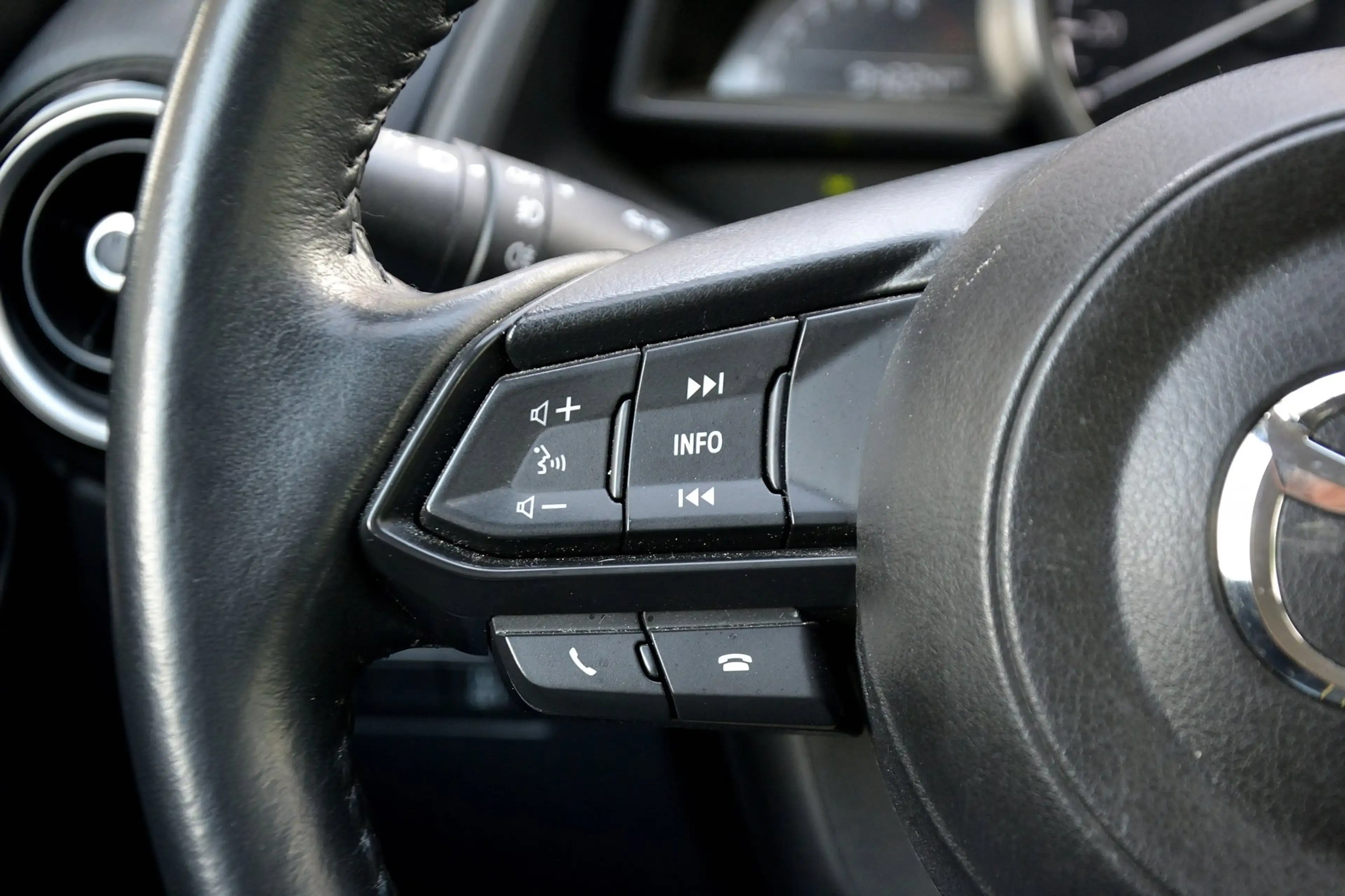 Mazda 2 1.5 Skyactiv-G Dynamic 90PK | Navigatie | Cruise C — photo 14