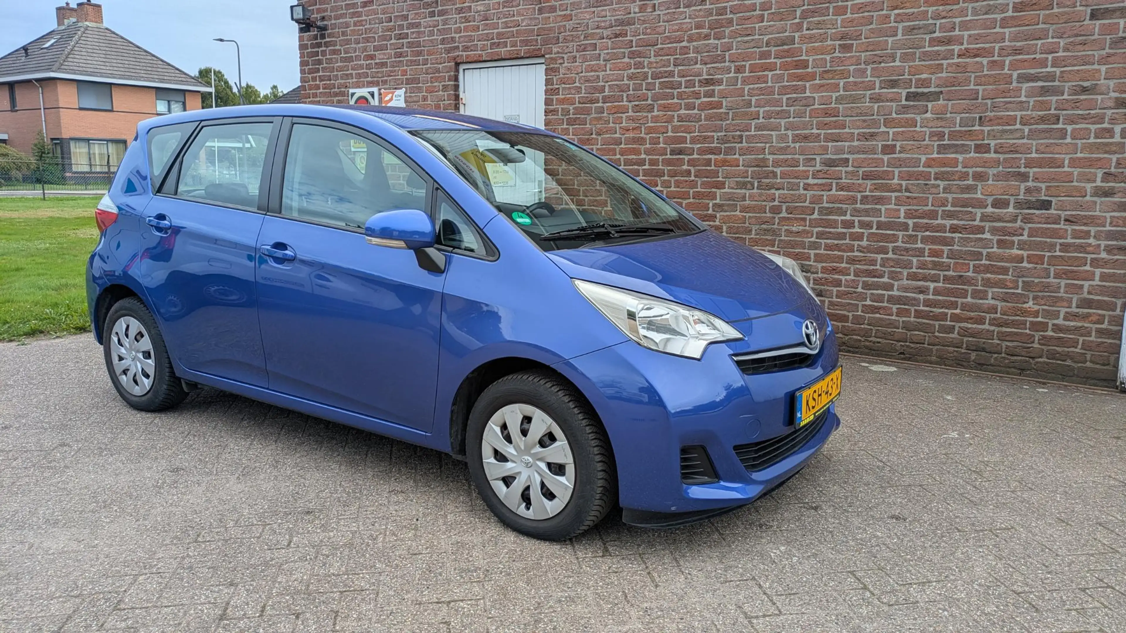 Toyota Verso-S 1.3 VVT-i Aspiration- camera - bluetooth — photo 6