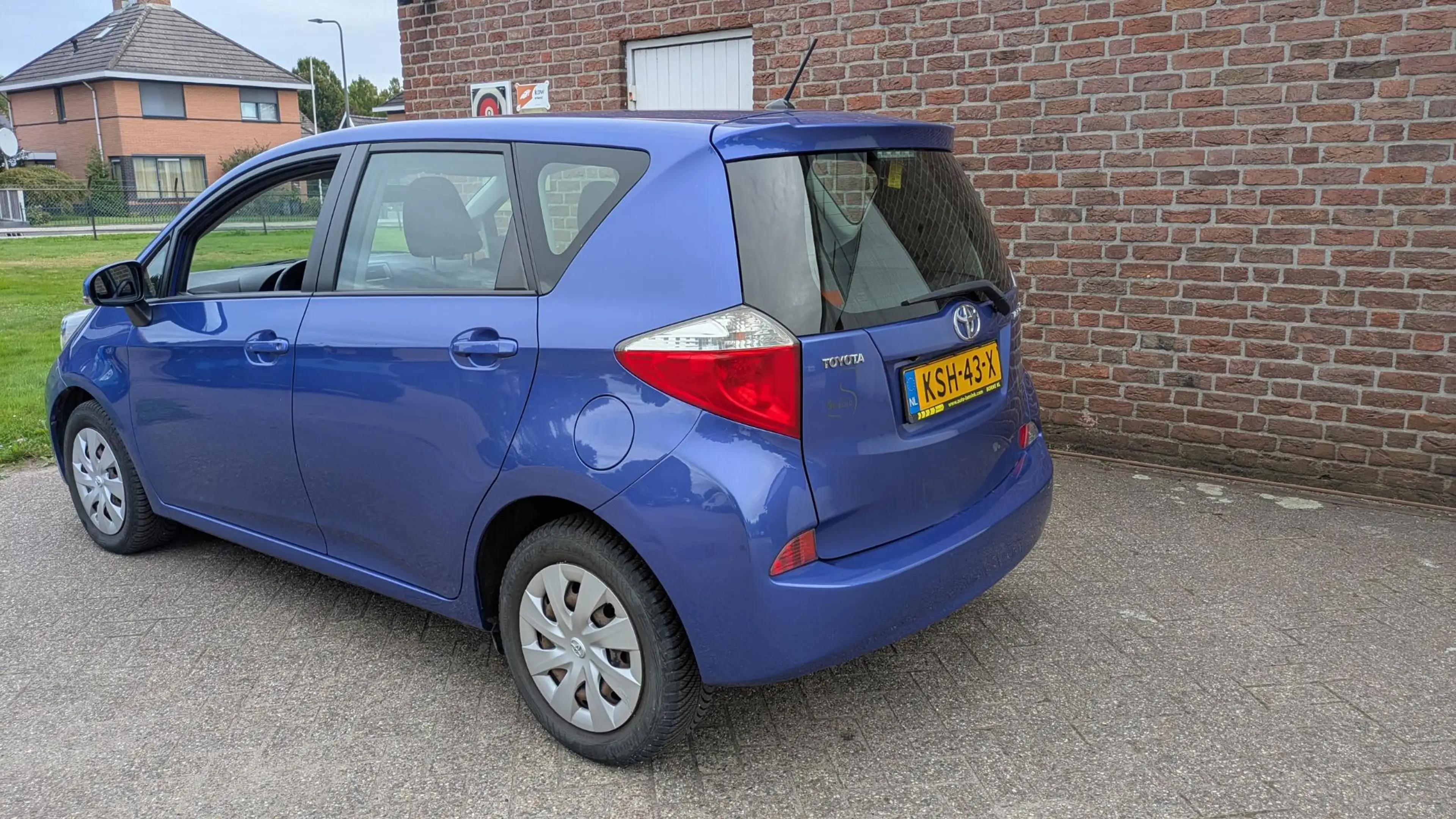 Toyota Verso-S 1.3 VVT-i Aspiration- camera - bluetooth — photo 7