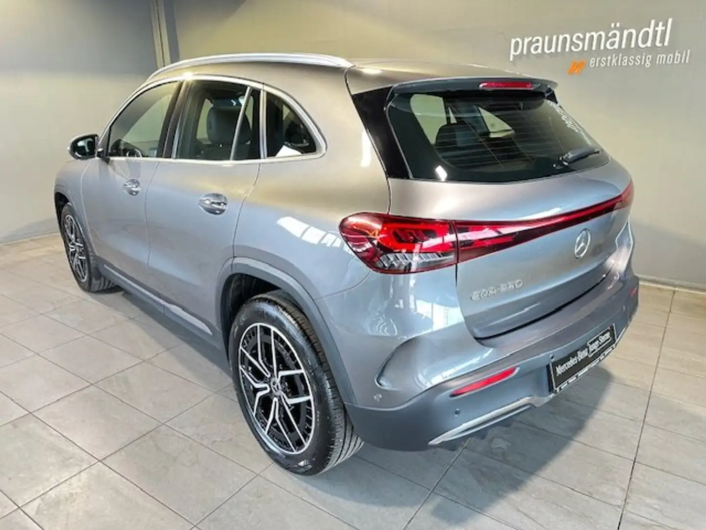 Mercedes-Benz EQA 250 AMG Premium Pano/LED/MBUX/Dist/Sound/360 Grigio - 2