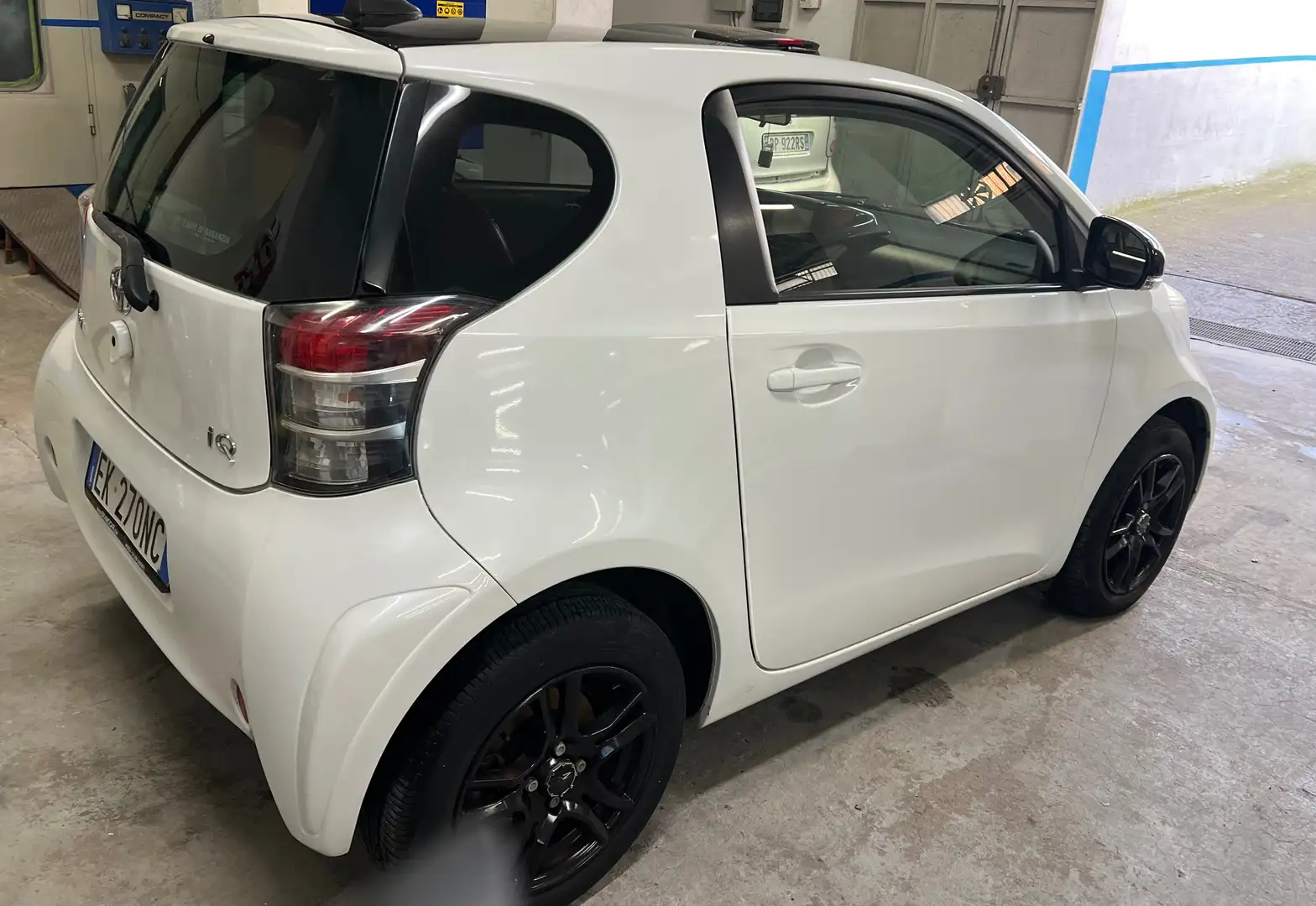 Toyota iQ iQ 1.0 High Collection cvt Blanco - 1