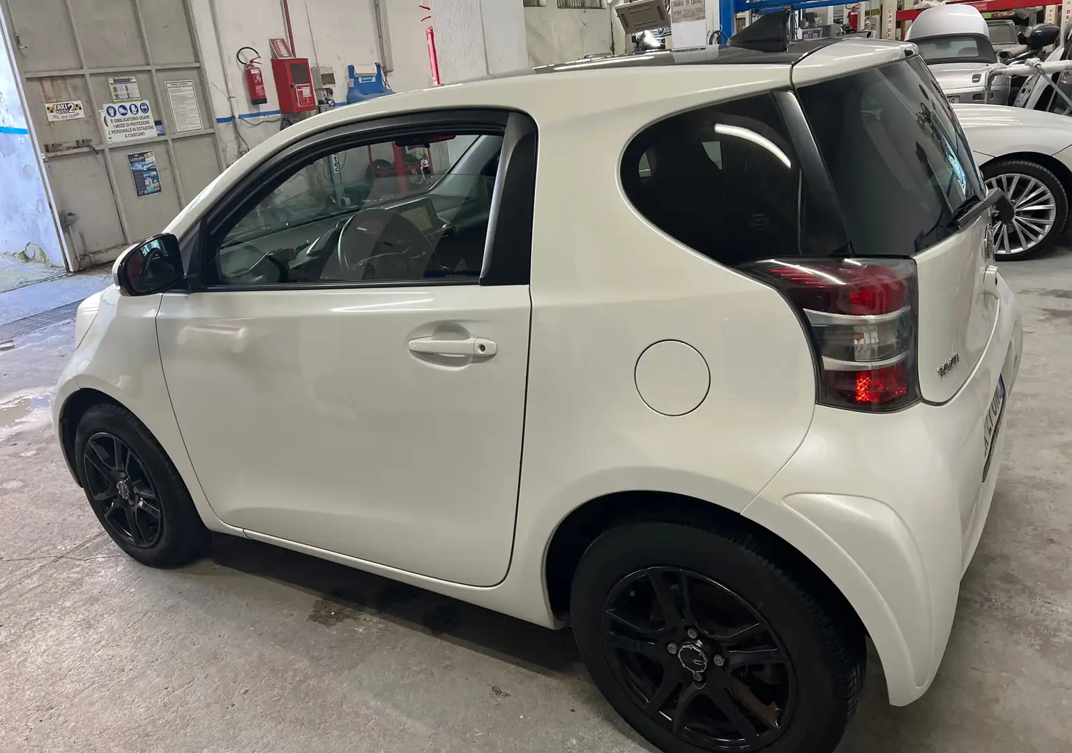 Toyota iQ iQ 1.0 High Collection cvt Blanco - 2