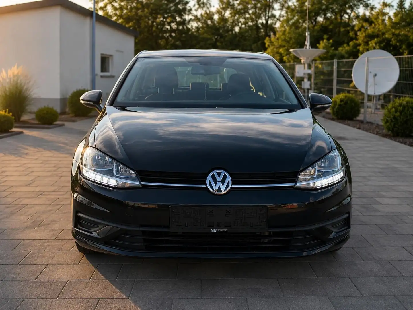 Volkswagen Golf 1.6TDI Grundausstattung - 1