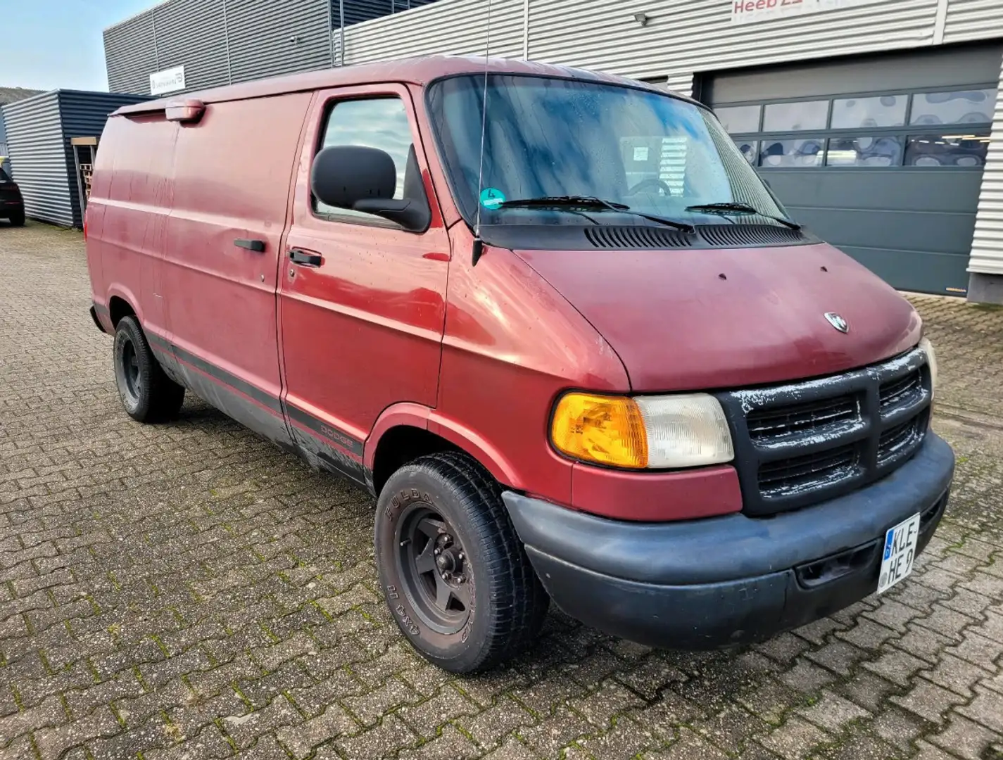 Dodge RAM 3,9l V6 Van Streetmaschine Rouge - 1