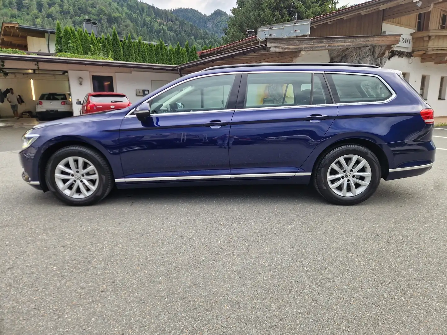 Volkswagen Passat Highline 2,0 TDI SCR DSG Blau - 2