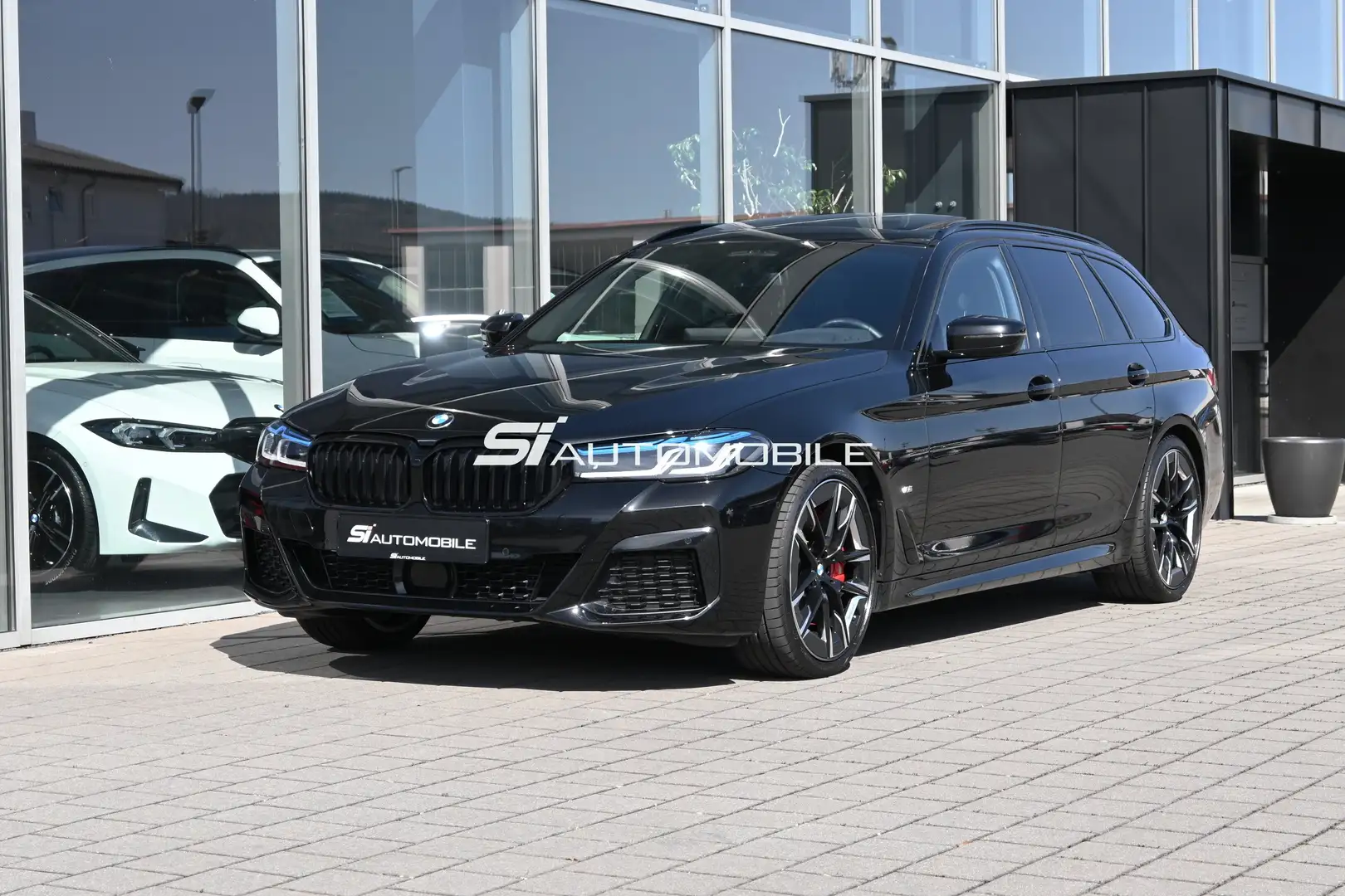 BMW 540 d xDr. Touring M Sport Pro *UVP 102.750€*PANO* Schwarz - 1