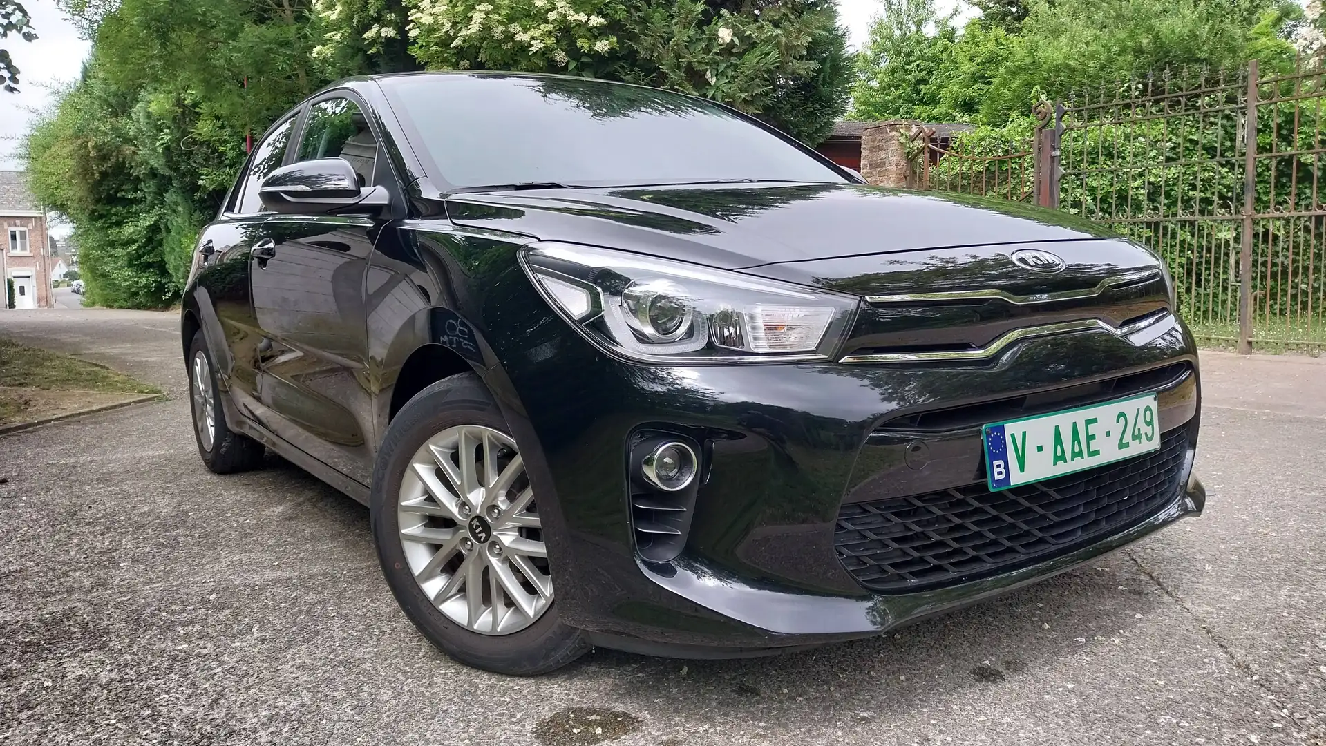 Kia Rio 1.2i /85cv/1er prop./ carnet complet/ bon état