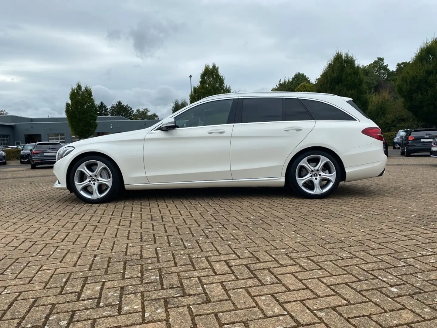 Mercedes-Benz C 400 T Avantgarde 4Matic C 400 T*STHZG*PANO*LED Klima Weiß - 2