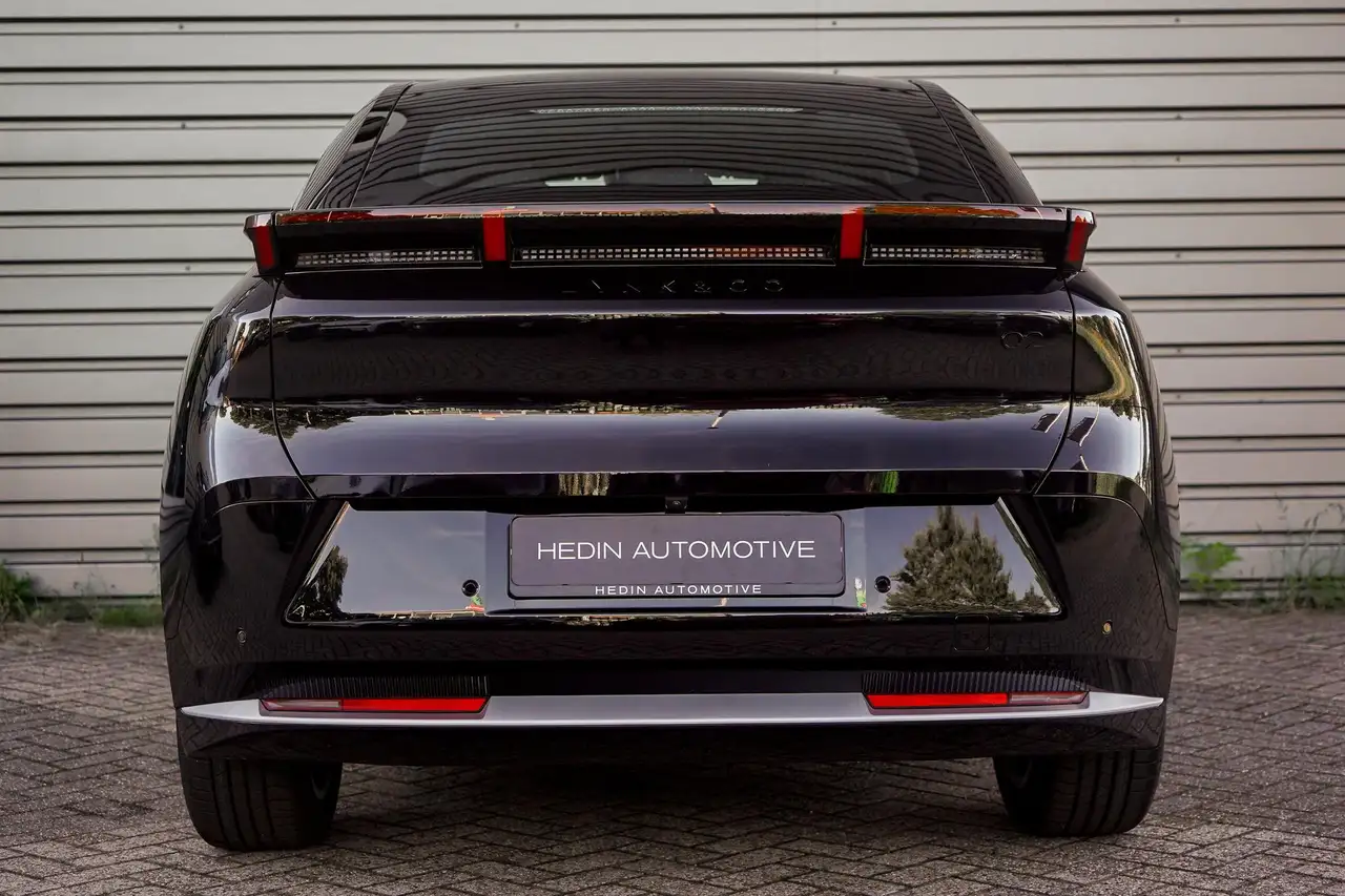 Lynk & Co 02