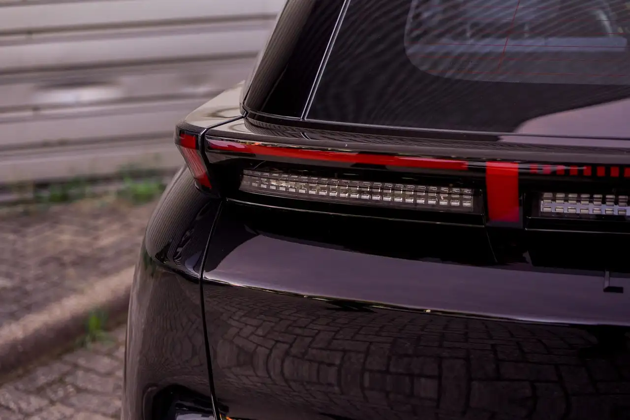 Lynk & Co 02
