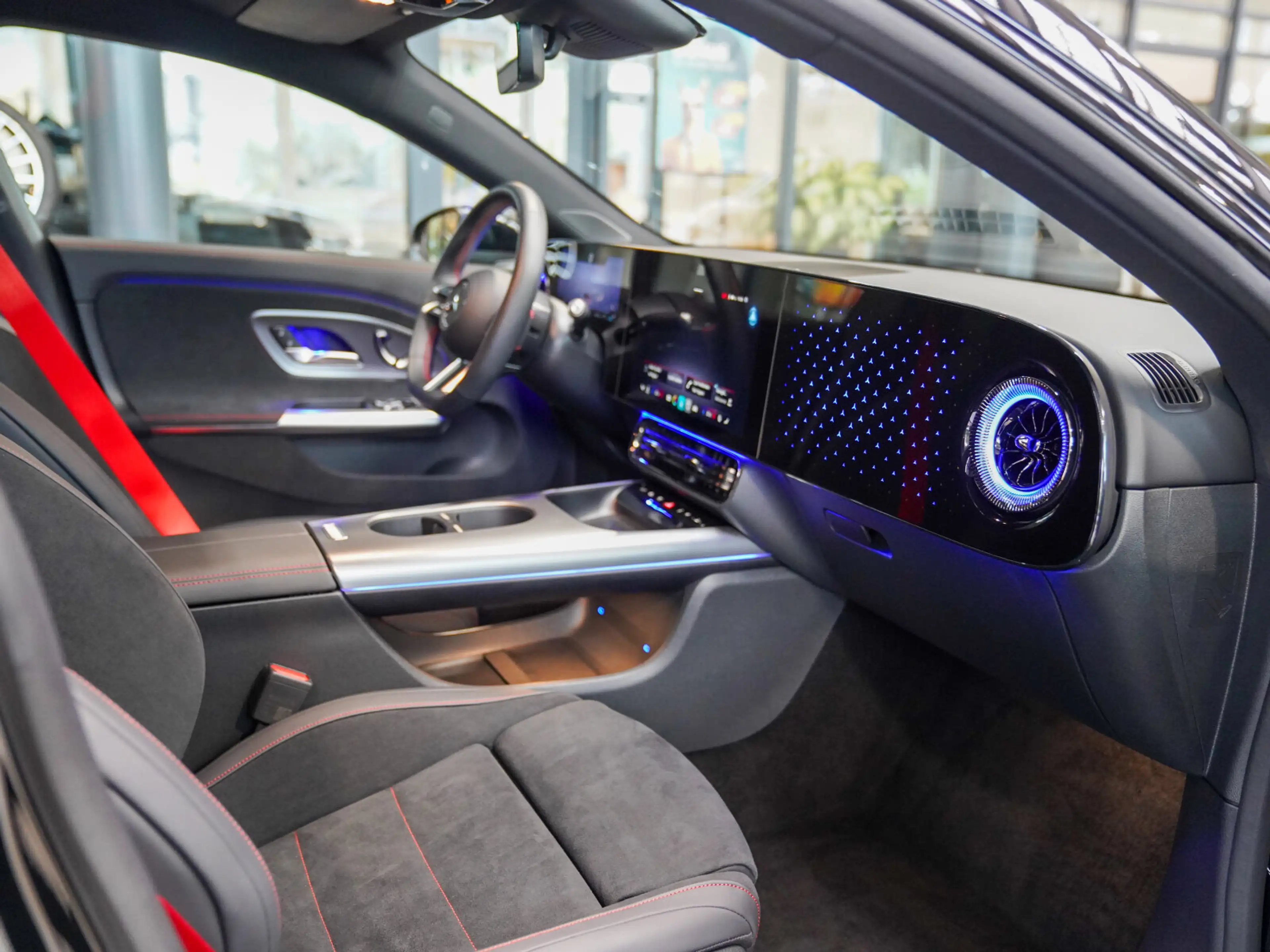 Mercedes-Benz CLA 250 CLA 250+ AMG Line Night Abrisskante Pano KEYLESS — photo 7