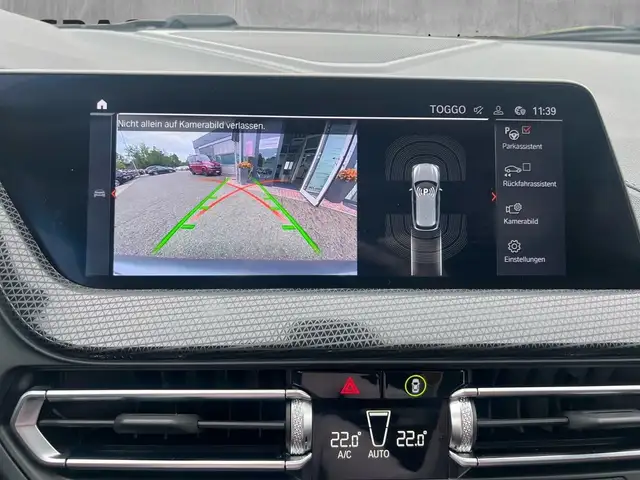 BMW 1 Series view 13