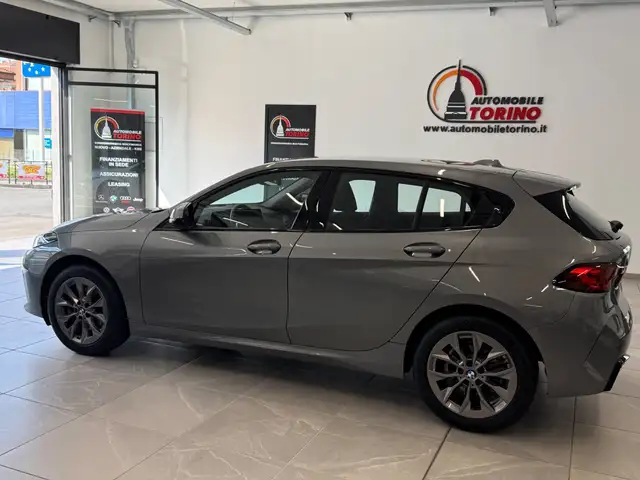 BMW 1 Series view 5