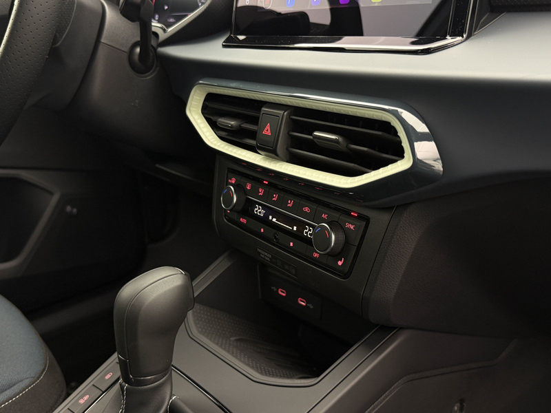 SEAT Arona Arona 1.5 TSI DSG Black Ed.+CAM+NAV+LED+ASSISTS+ — photo 32