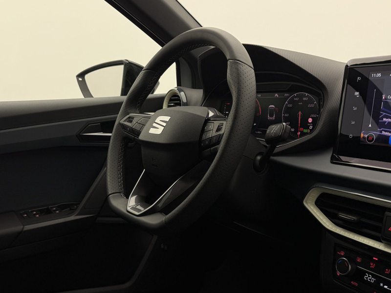 SEAT Arona Arona 1.5 TSI DSG Black Ed.+CAM+NAV+LED+ASSISTS+ — photo 33