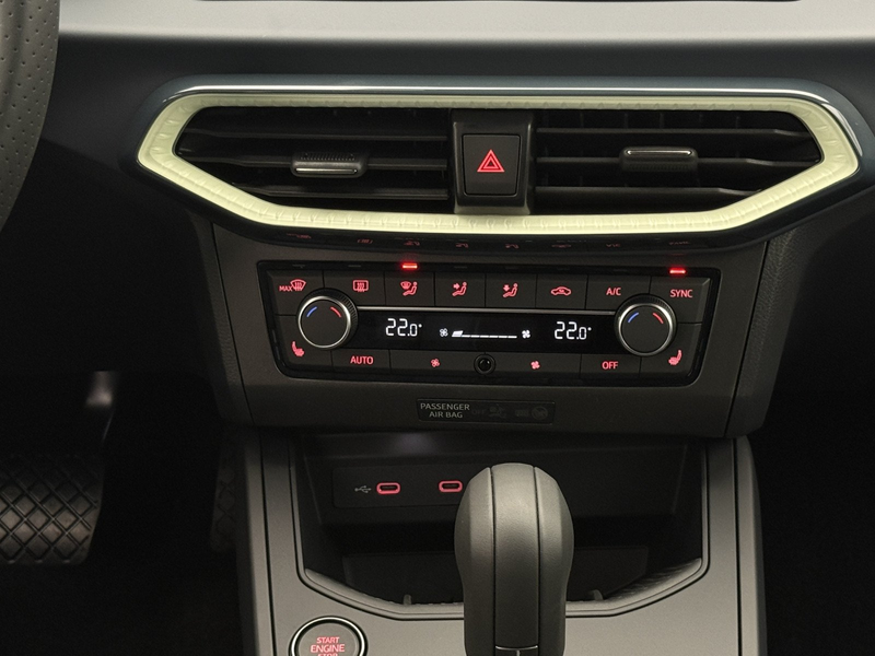 SEAT Arona Arona 1.5 TSI DSG Black Ed.+CAM+NAV+LED+ASSISTS+ — photo 24