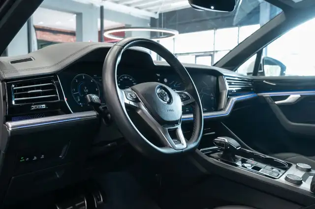Volkswagen Touareg view 15