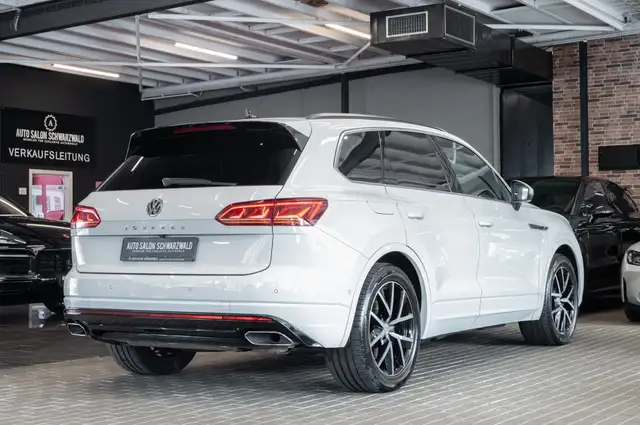 Volkswagen Touareg view 7