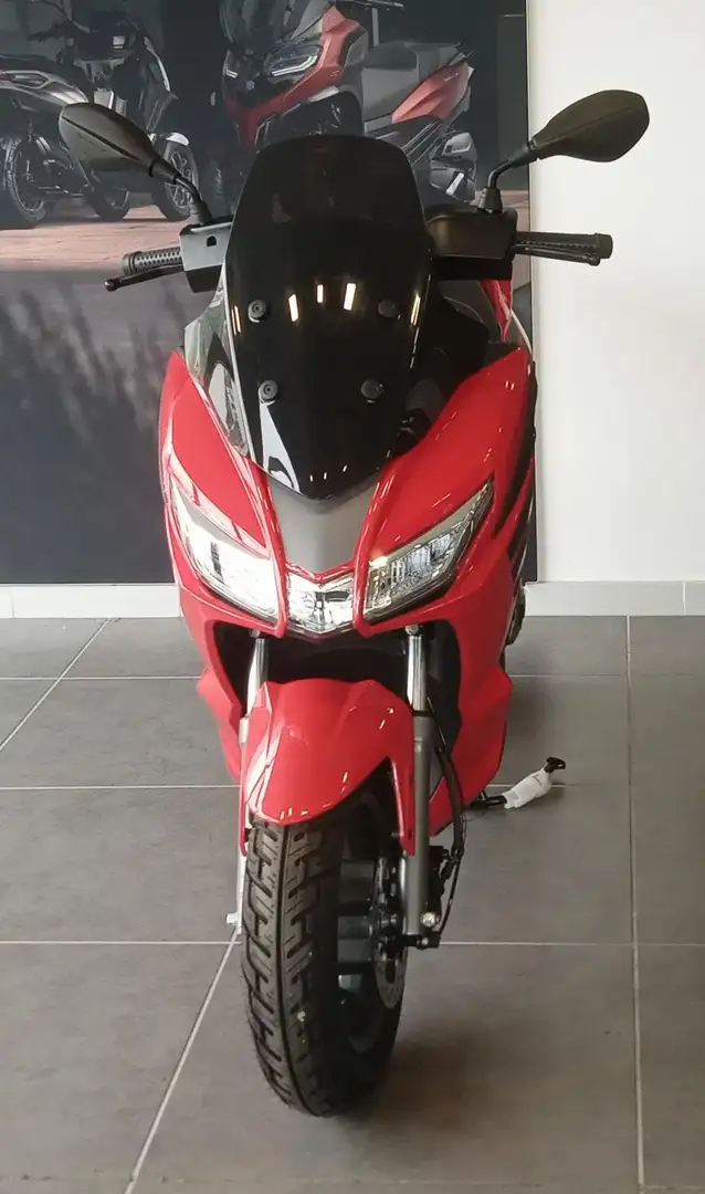 Aprilia SXR 50 Rosso - 2