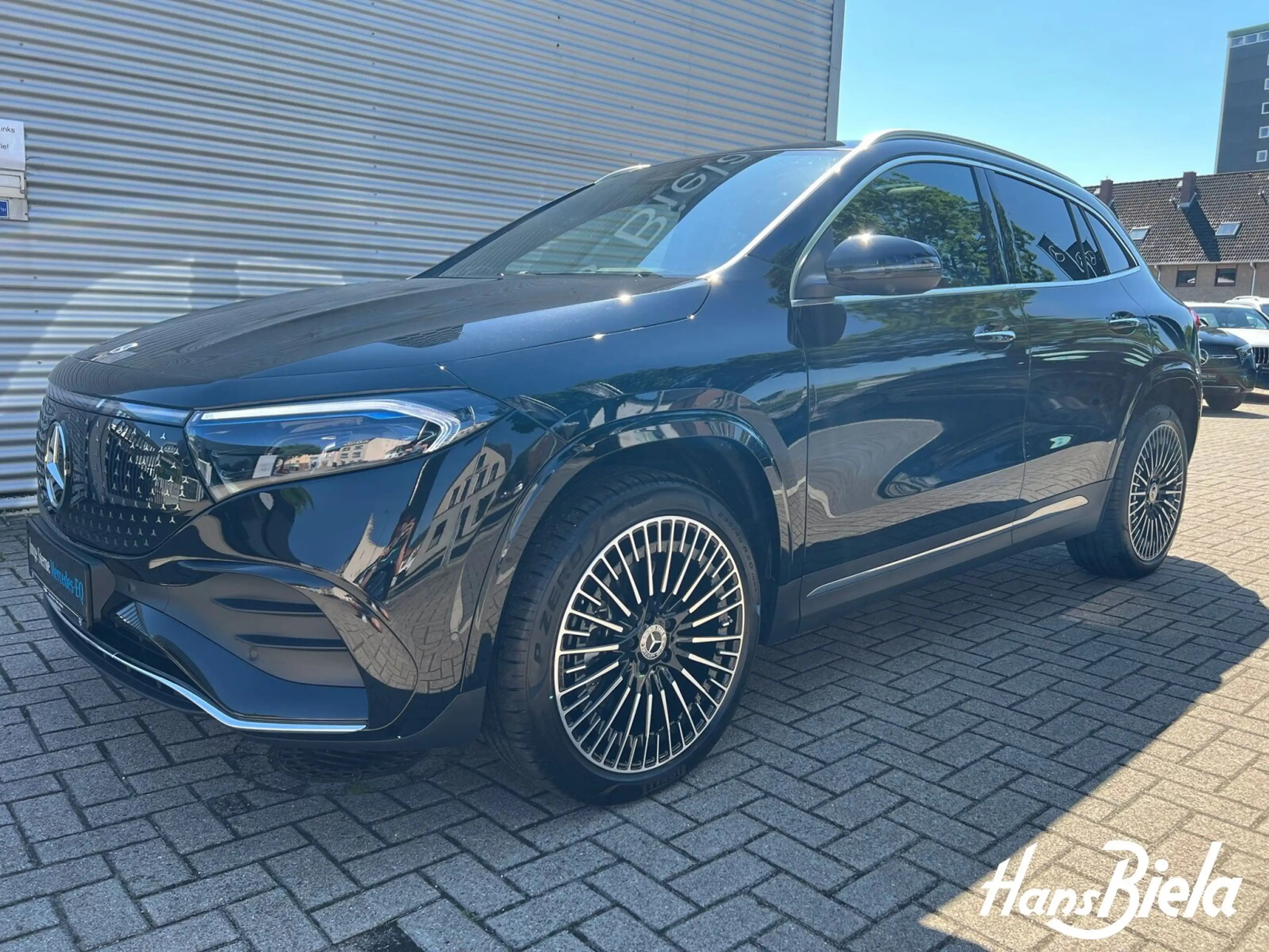 Mercedes-Benz EQA 300 EQA 300 4M AMG/20"/Adv.+/Pano/Bur/LED/360°/Mem HK — photo 2