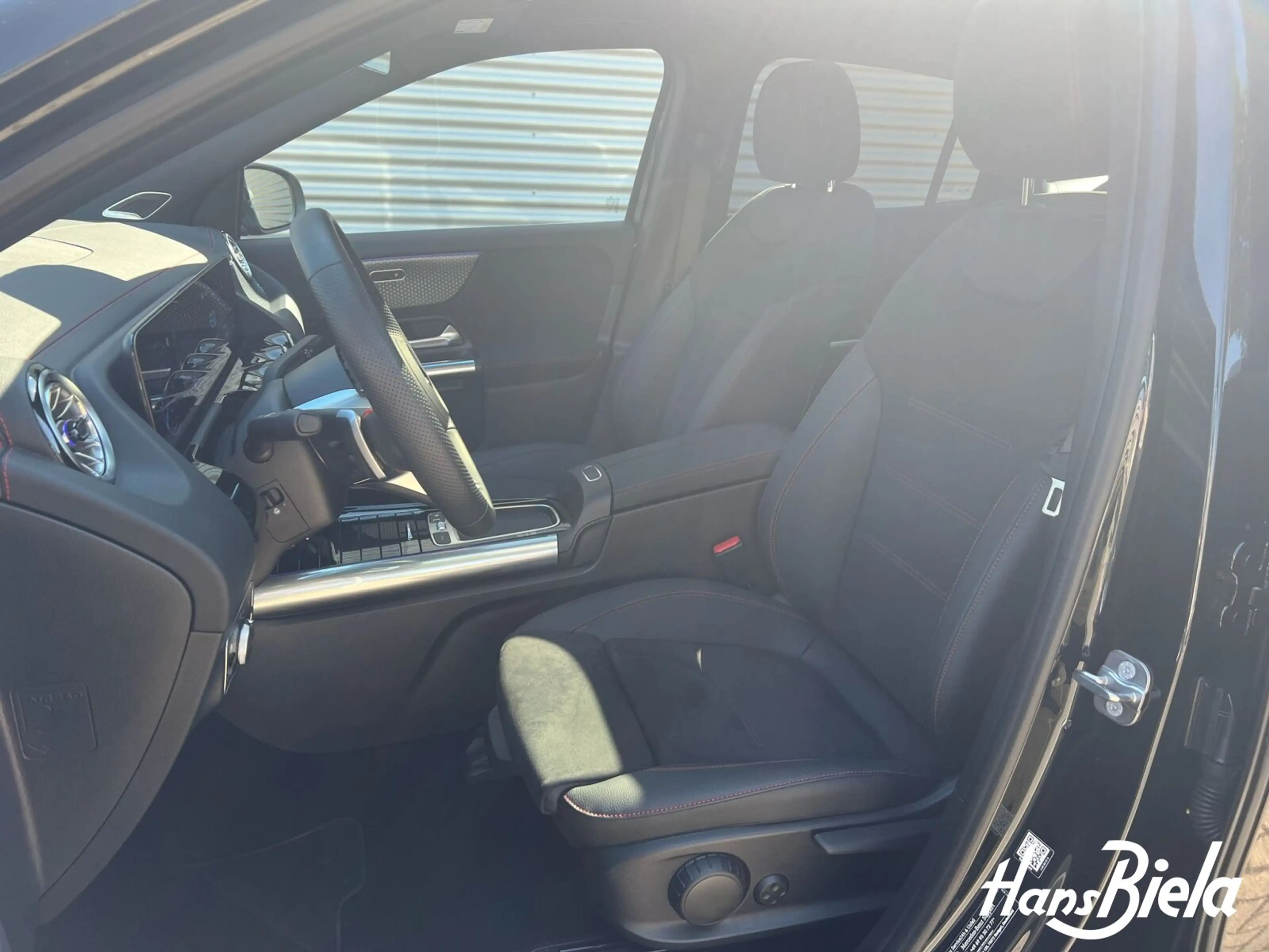 Mercedes-Benz EQA 300 EQA 300 4M AMG/20"/Adv.+/Pano/Bur/LED/360°/Mem HK — photo 12