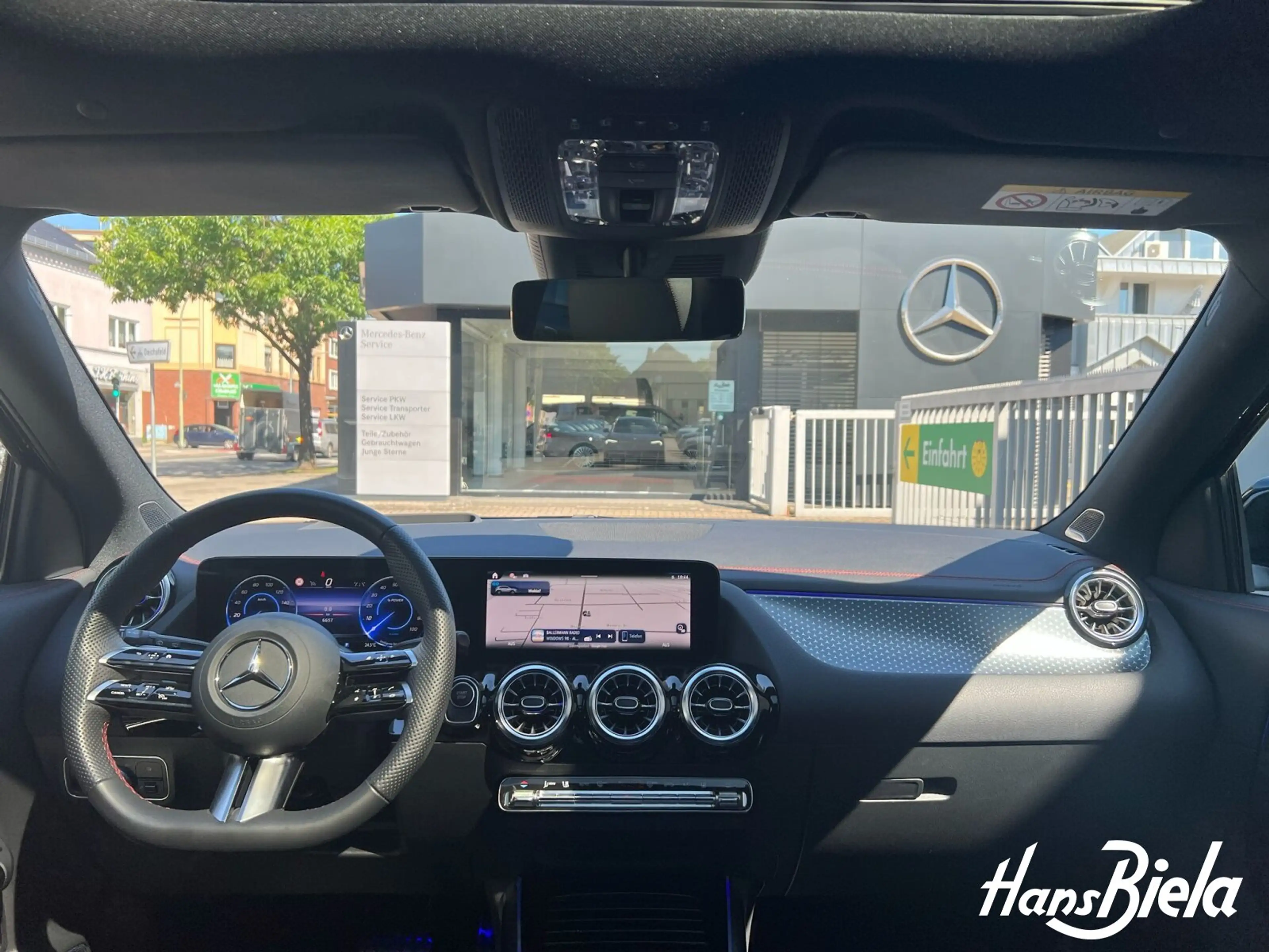 Mercedes-Benz EQA 300 EQA 300 4M AMG/20"/Adv.+/Pano/Bur/LED/360°/Mem HK — photo 15