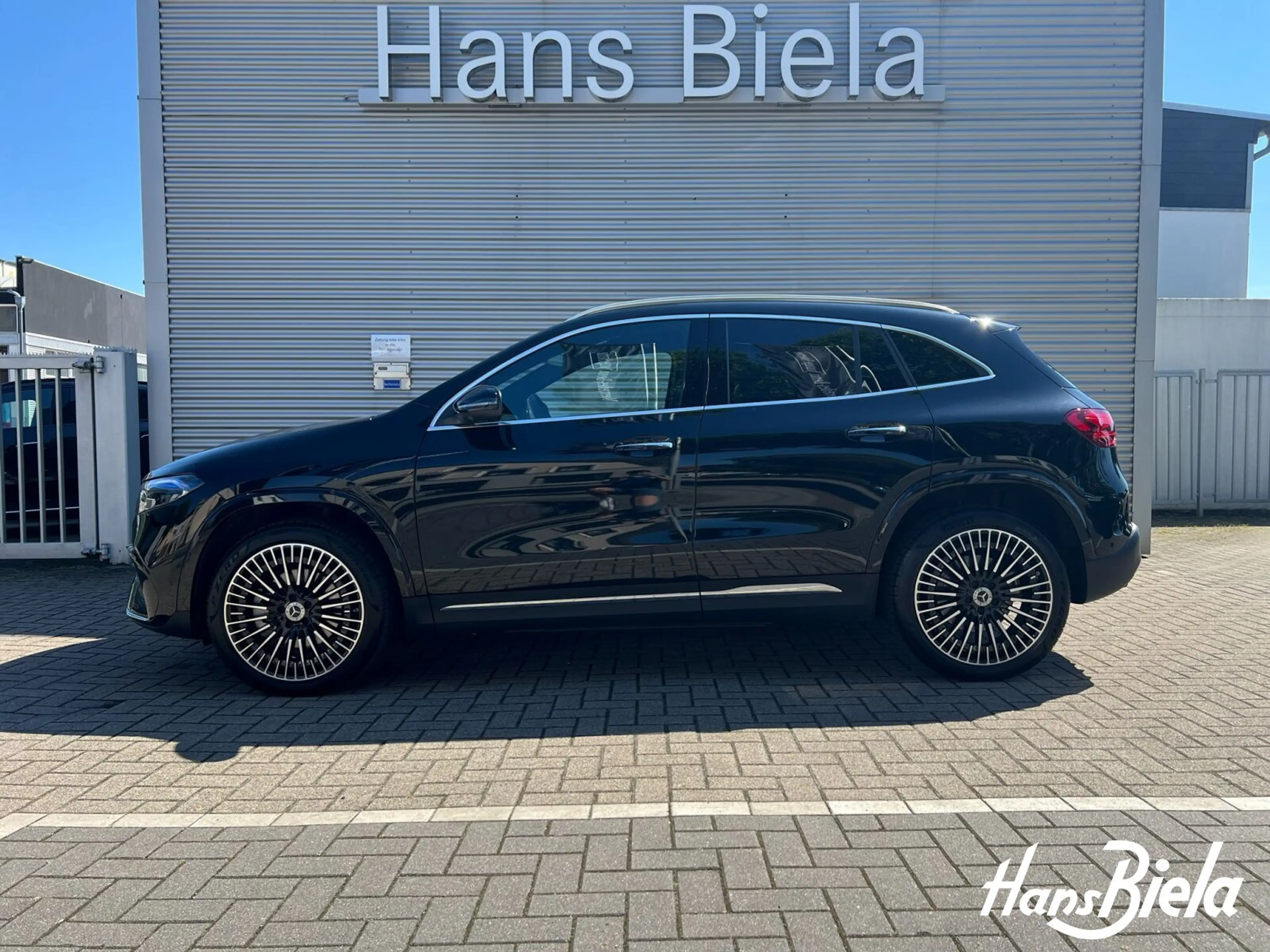 Mercedes-Benz EQA 300 EQA 300 4M AMG/20"/Adv.+/Pano/Bur/LED/360°/Mem HK — photo 4
