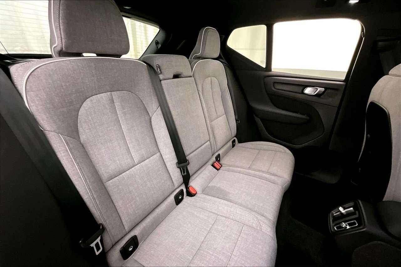 2023 Volvo XC40 TWIN ULTIMATE 100% ELECTRIC - HARMAN KARDON - 20'' thumb 29