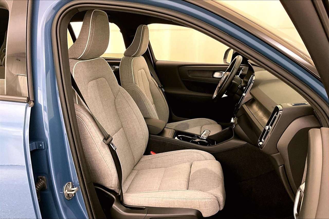 2023 Volvo XC40 TWIN ULTIMATE 100% ELECTRIC - HARMAN KARDON - 20'' thumb 7