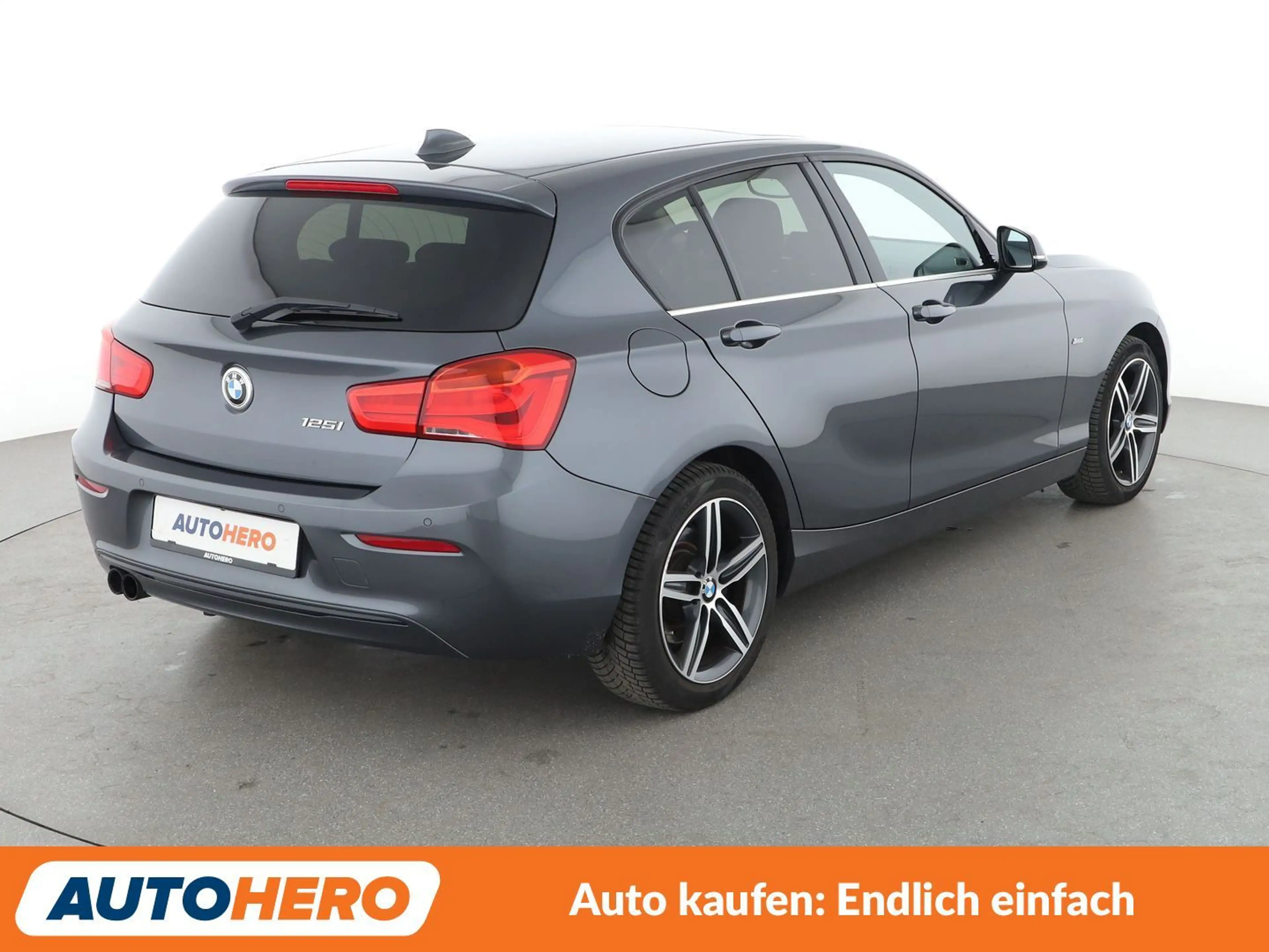BMW 125 125i Sport Line Aut.*NAVI*LED*PDC*SHZ*ACC*PANO* — photo 6
