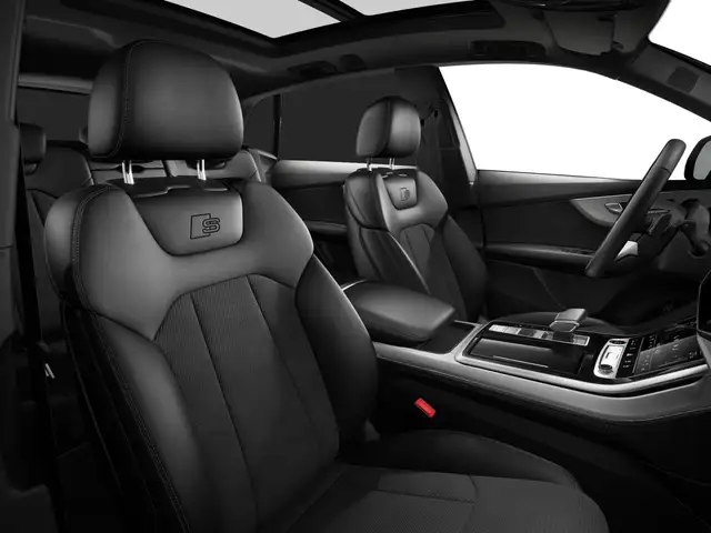 Audi Q8 view 9