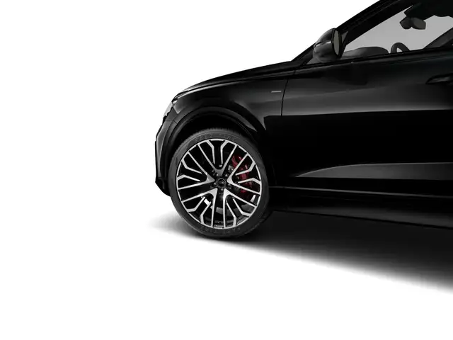 Audi Q8 view 3