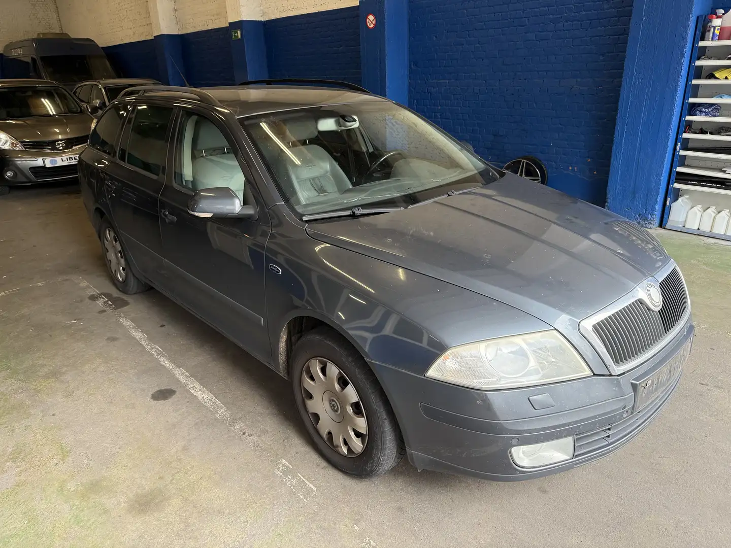 Skoda Octavia Combi 2.0 TDI DPF Laurin & Klement - 2