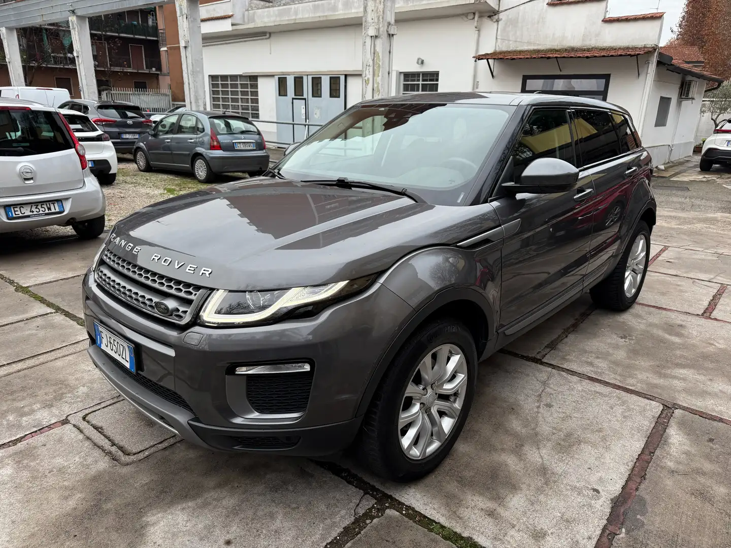 Land Rover Range Rover Evoque I 2016 5p 2.ic 150cv auto my18 Grigio - 1