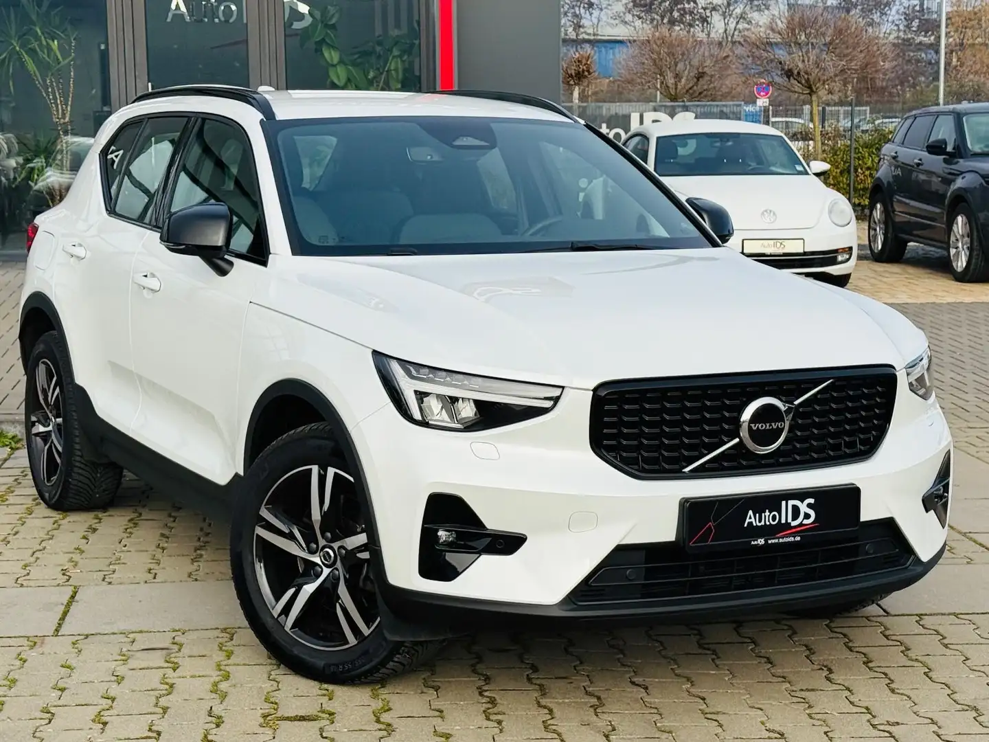 Volvo XC40 XC40 Plus Dark 2WD/Navi/Harman-Kardon Weiß - 2