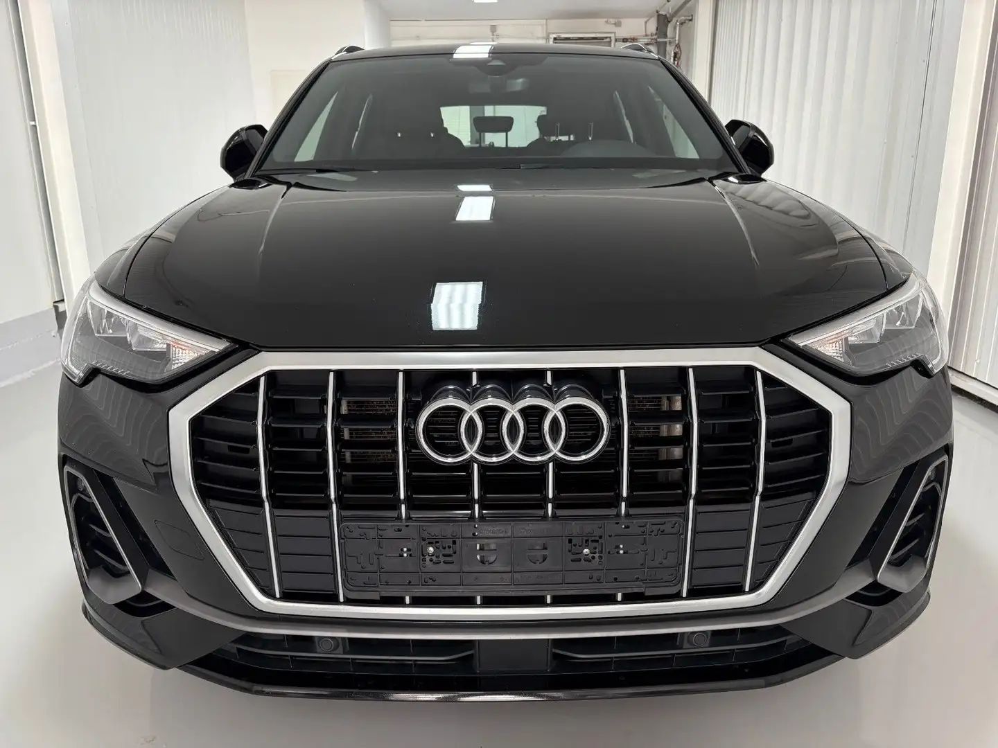 Audi Q3 45 TFSI e S line/LED/Navi Noir - 2