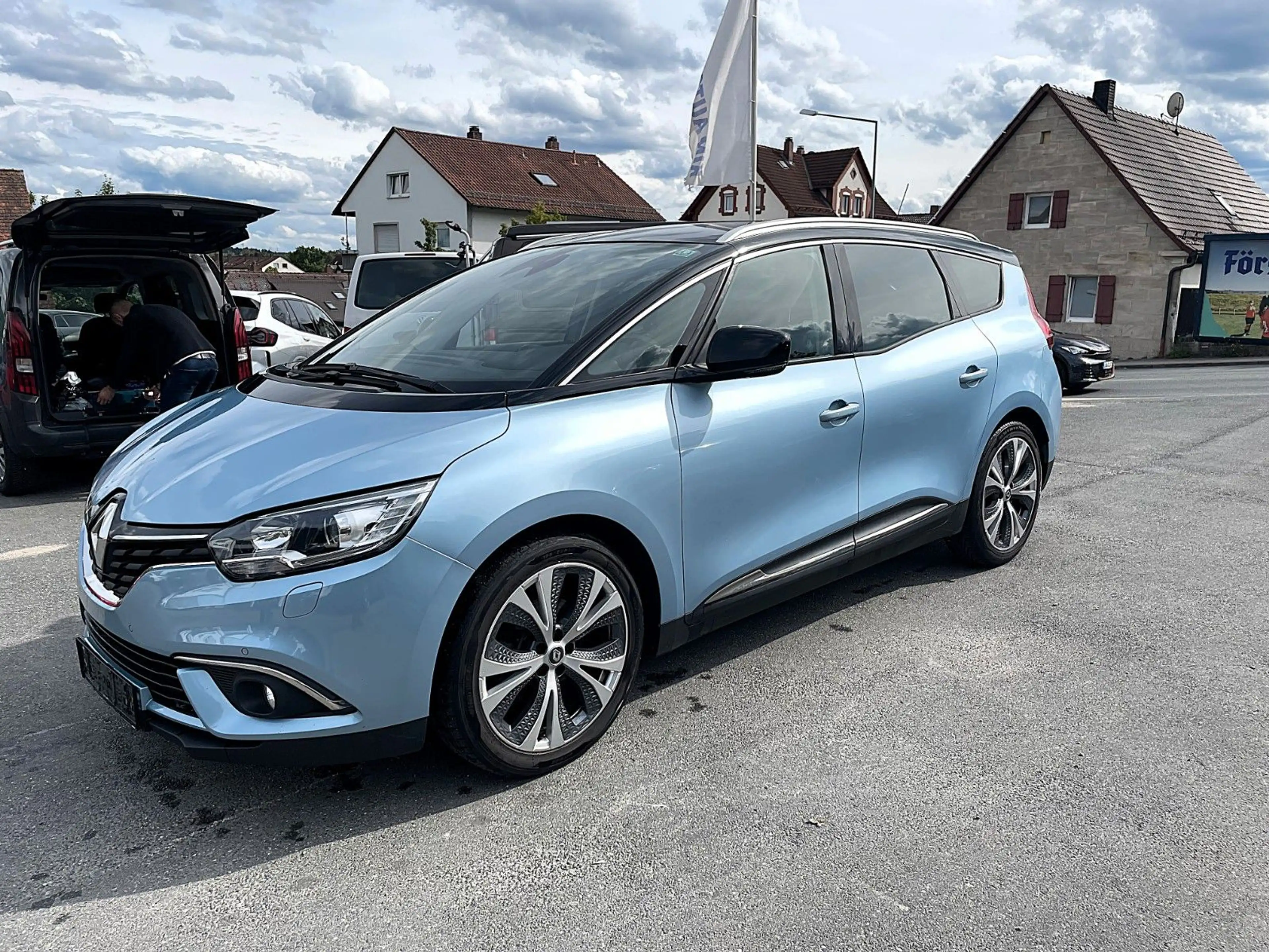 Renault Grand Scenic /NAVI/ANHÄNGER/MASSAGE/SPORT/ALU 20" — photo 8