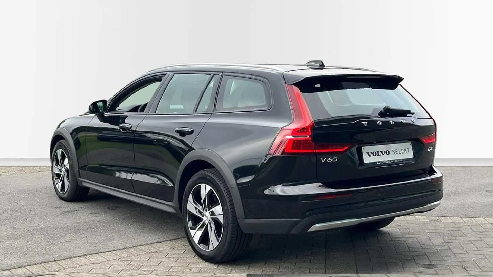 Volvo V60 Cross Country V60 CC II Cross Country Plus B4 AWD Mild-Hybride | Noir - 2