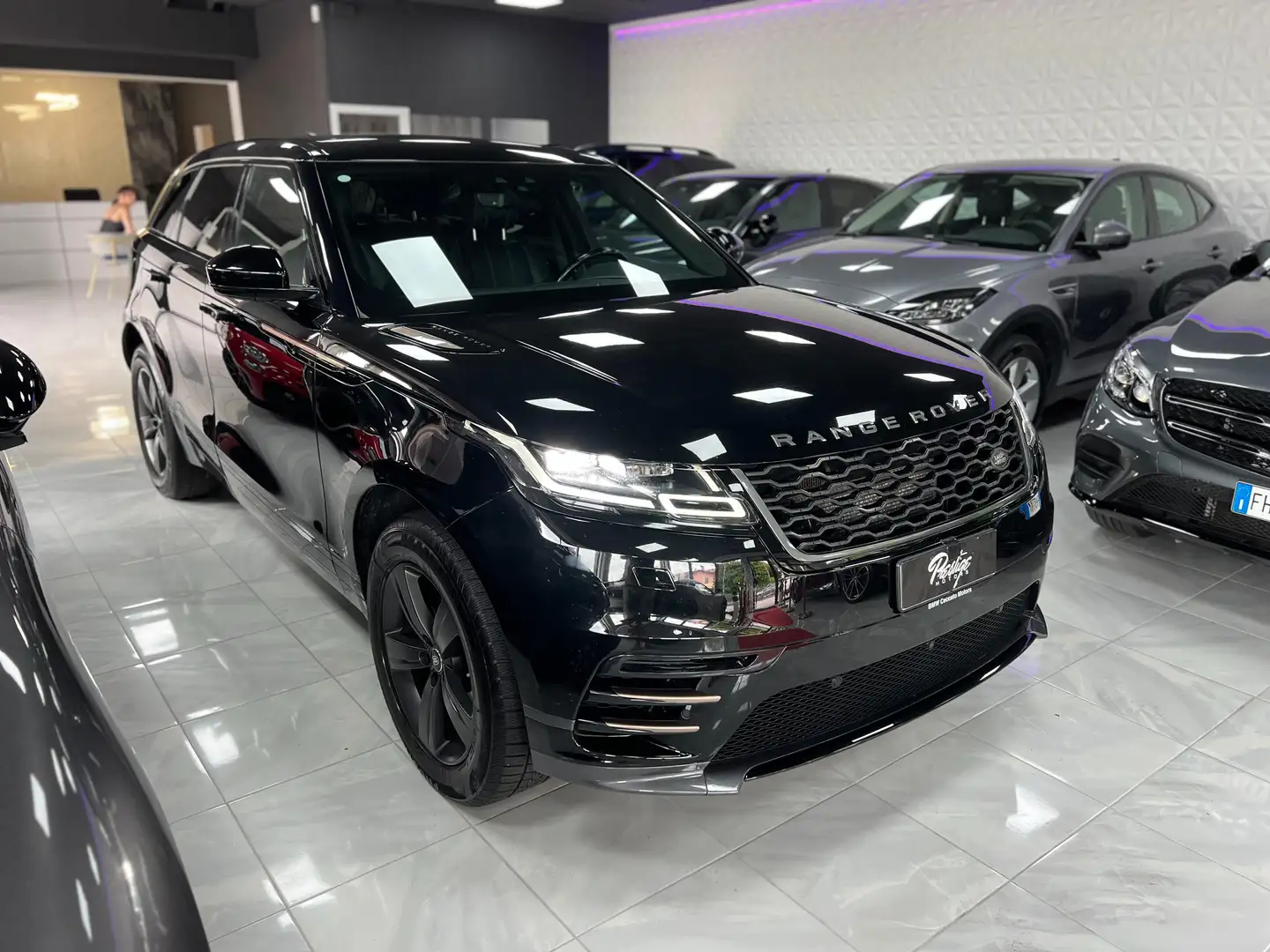 Land Rover Range Rover Velar Range Rover Velar 2.0d i4 S 240cv auto my19 Чорний - 1