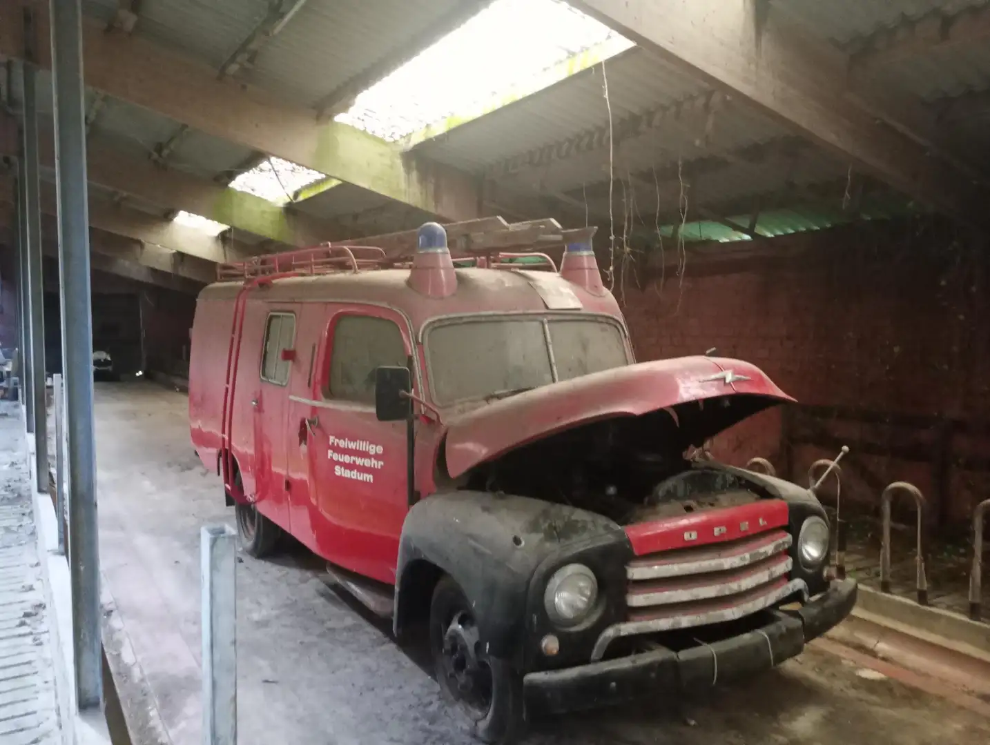Opel Feuerwhrauto Roşu - 2